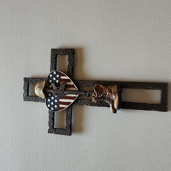 Military Cross & Rifle - Picture 2 of 3